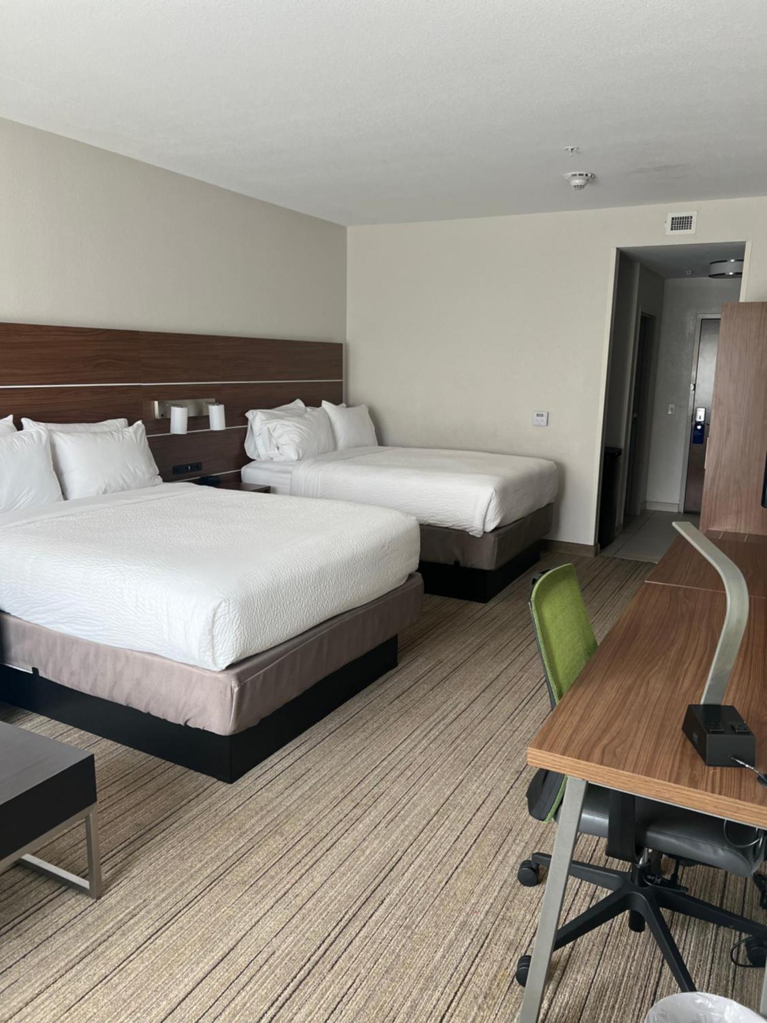 Holiday Inn Express & Suites Mobile - University Area By Ihg Bagian luar foto