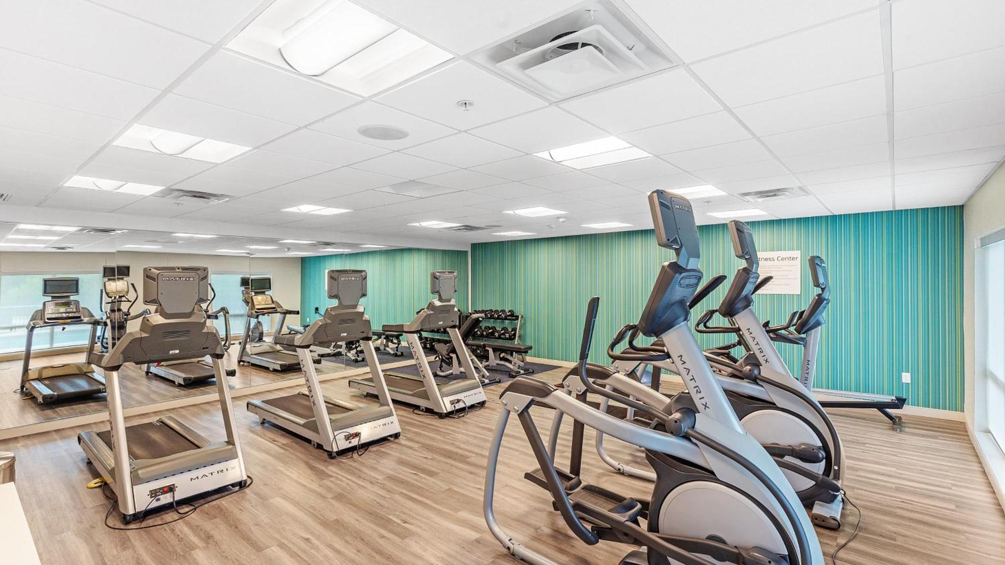 Holiday Inn Express & Suites Mobile - University Area By Ihg Bagian luar foto