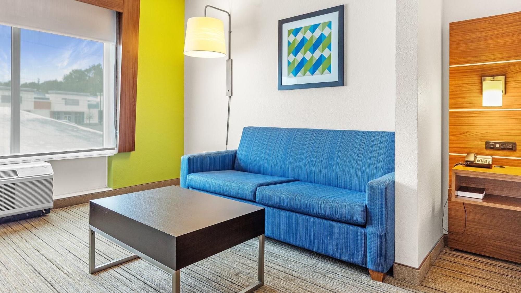 Holiday Inn Express & Suites Mobile - University Area By Ihg Bagian luar foto