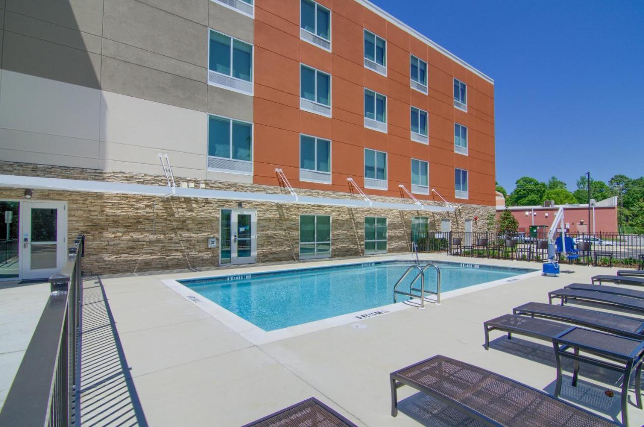 Holiday Inn Express & Suites Mobile - University Area By Ihg Bagian luar foto