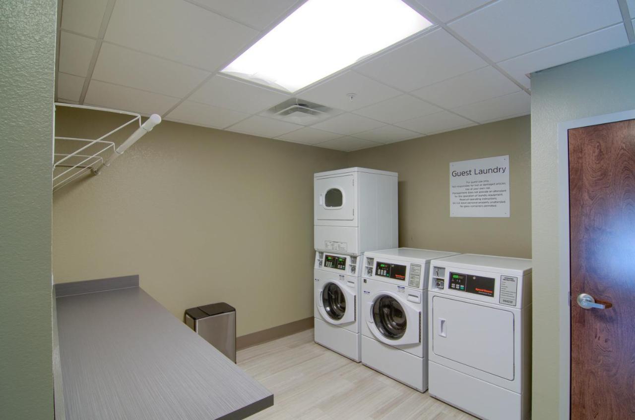 Holiday Inn Express & Suites Mobile - University Area By Ihg Bagian luar foto